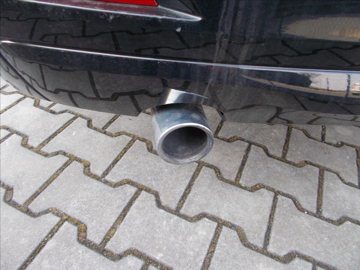 BMW Řada 3 Sedan / Limuzína 2,0 l 135 kw