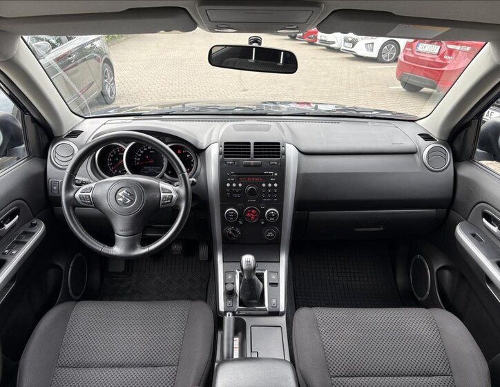 Suzuki Grand Vitara SUV / Terénní 2,4 l 124 kw