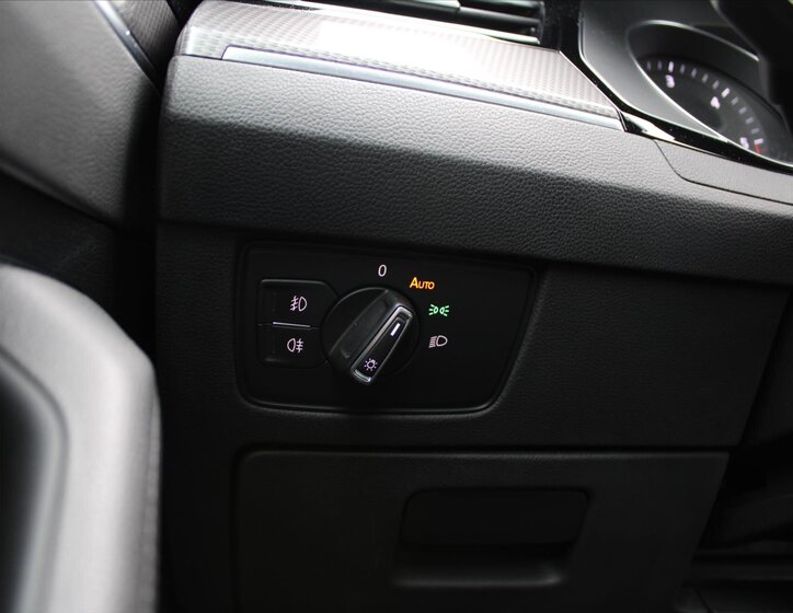 Volkswagen Passat Kombi 2,0 l 176 kw