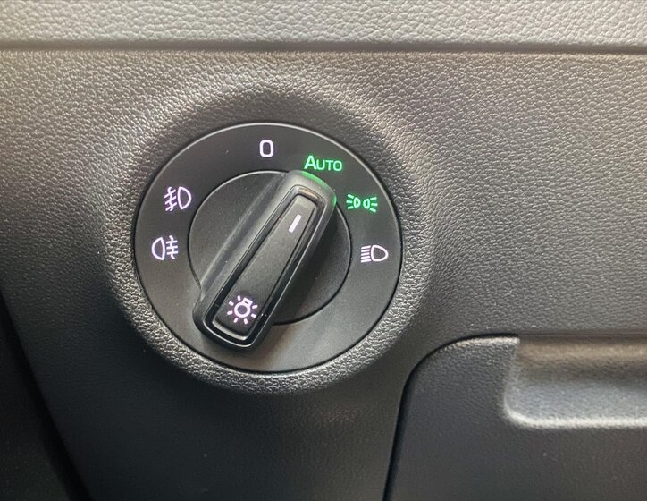 Škoda Karoq SUV / Terénní 1,5 l 110 kw