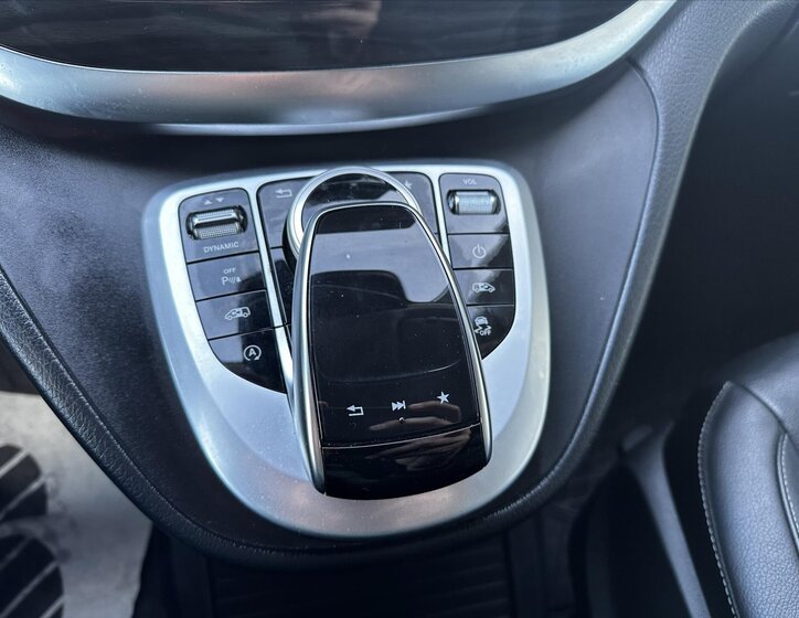 Mercedes-Benz Třídy V 11