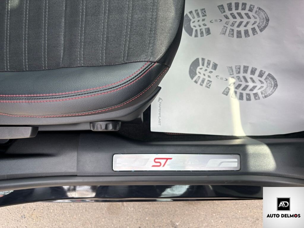 Ford Kuga SUV / Terénní 2,5 l 165 kw