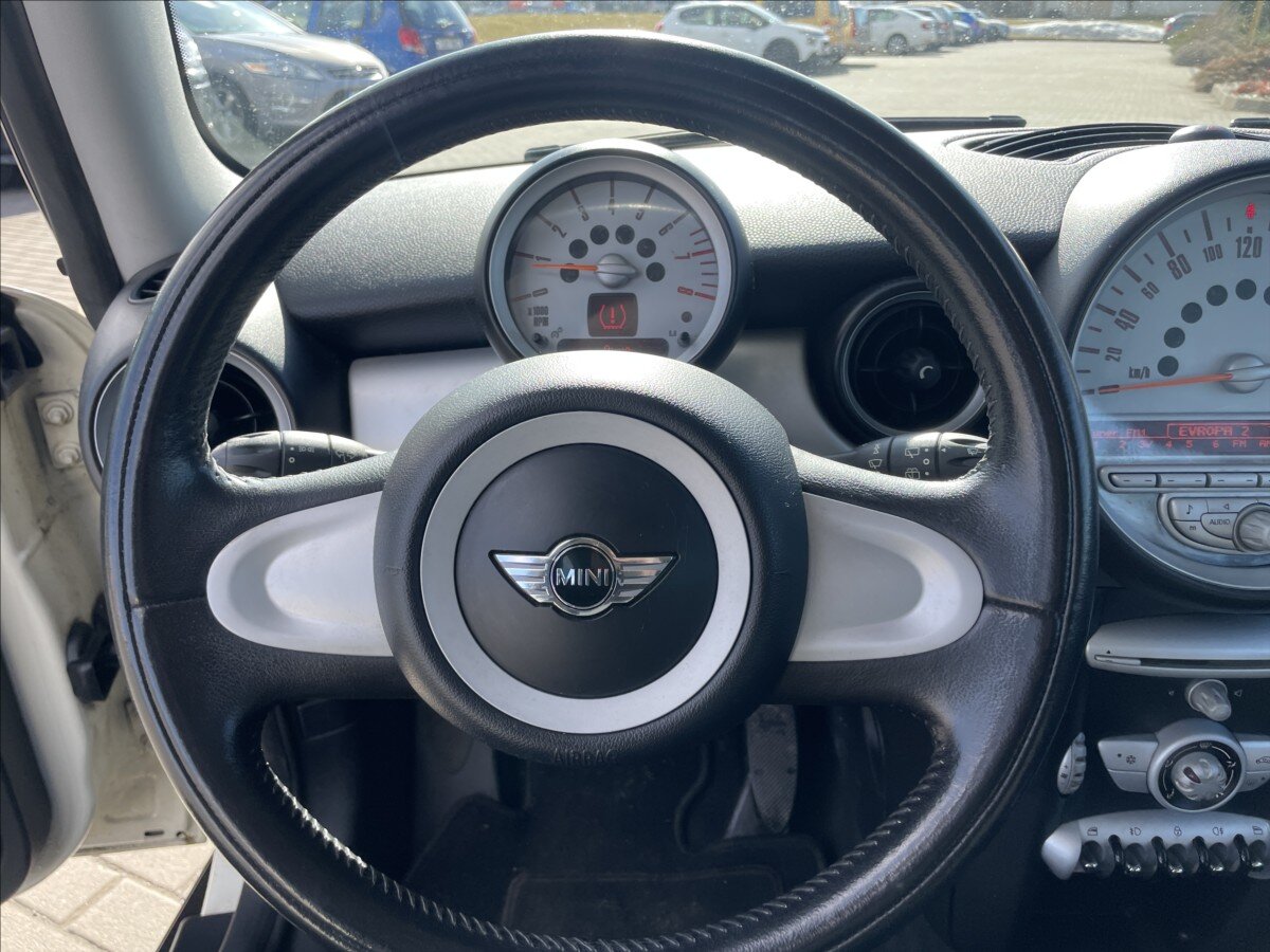 Mini Cooper Hatchback 1,6 l 88 kw