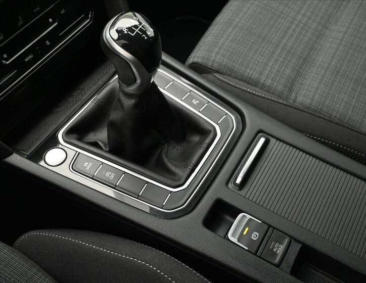 Volkswagen Passat Kombi 2,0 l 110 kw