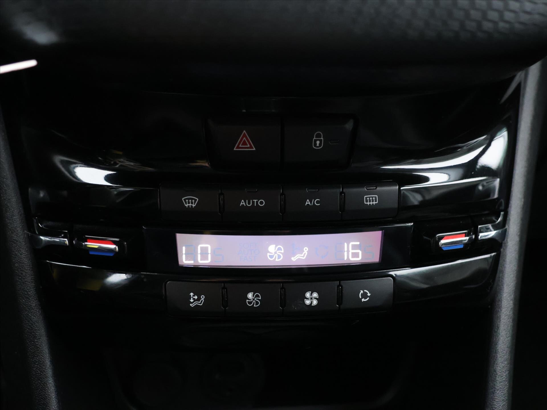 Peugeot 2008 SUV / Terénní 1,2 l 81 kw