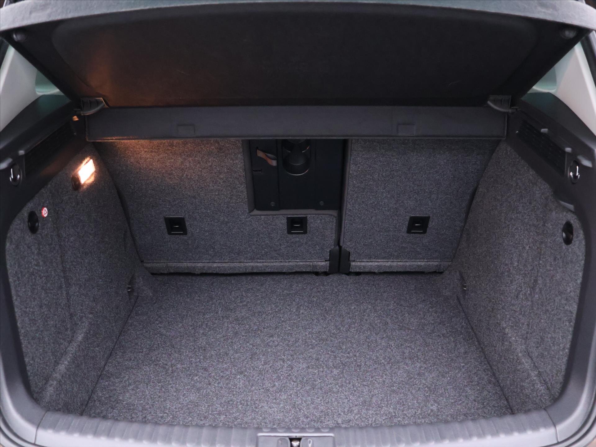 Volkswagen Tiguan SUV 2,0 l 81 kw