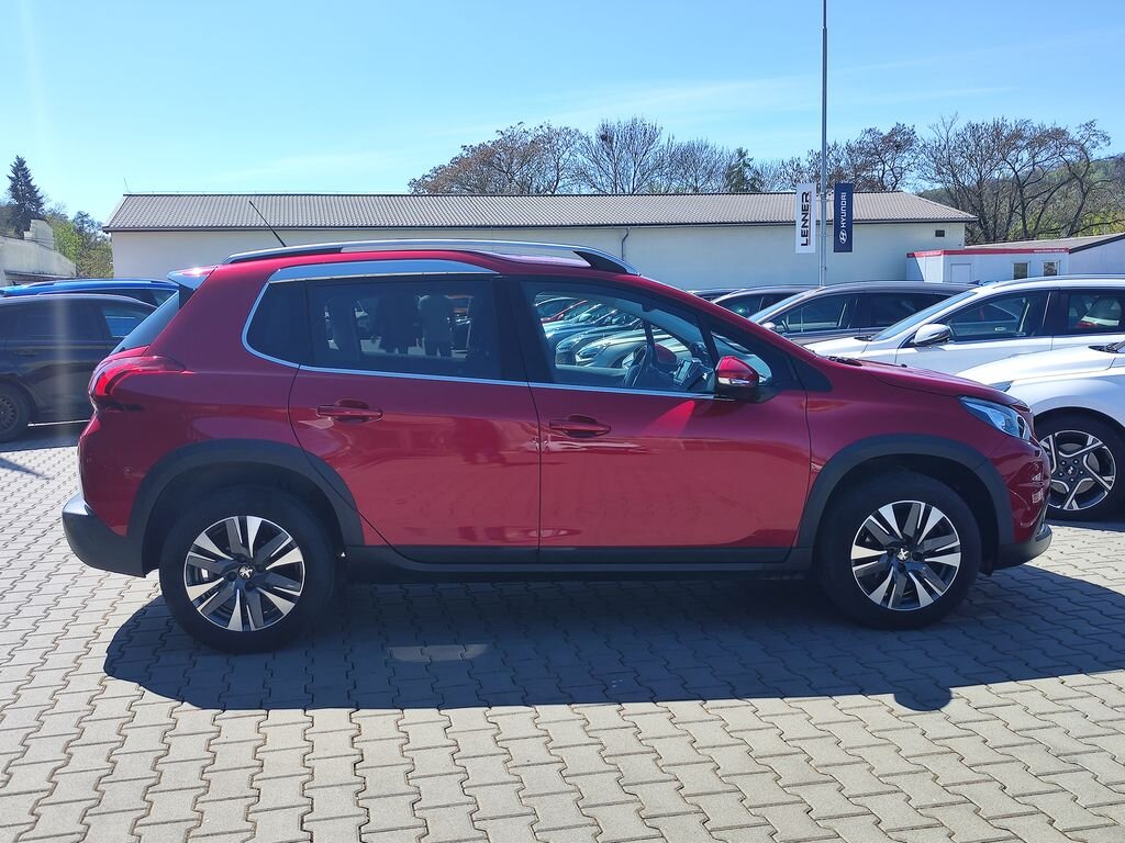 Peugeot 2008 SUV / Terénní 1,2 l 81 kw