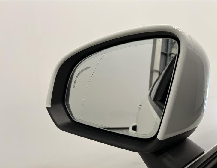 Volvo XC40 SUV / Terénní 1,5 l 120 kw