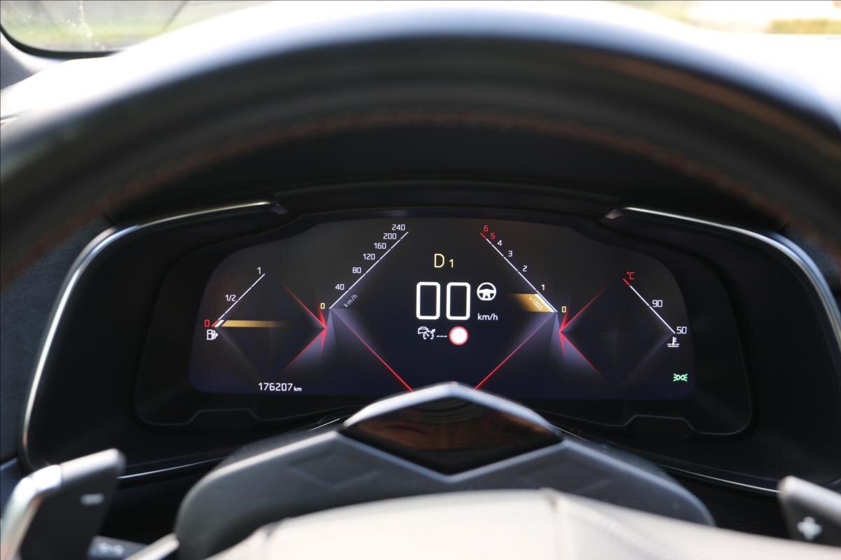 DS Automobiles DS7 Crossback Kombi 2,0 l 130 kw