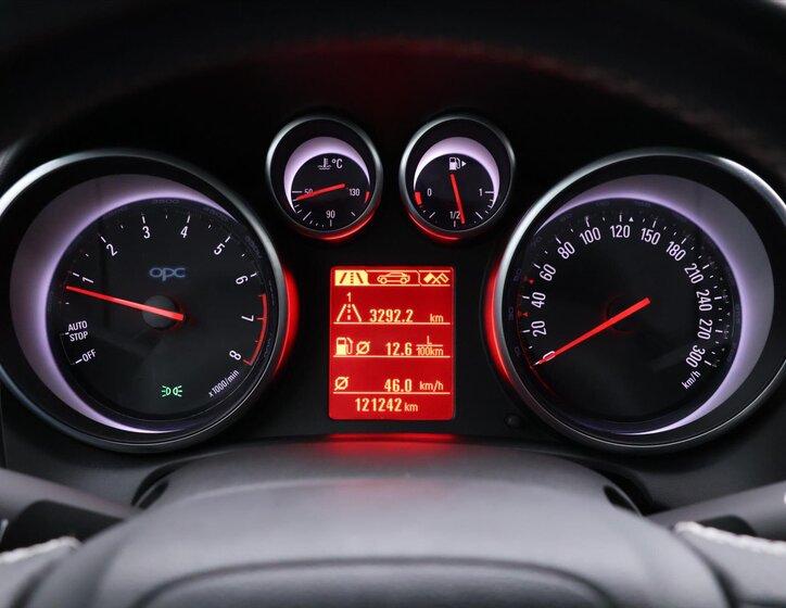 Opel Astra Hatchback 2,0 l 206 kw