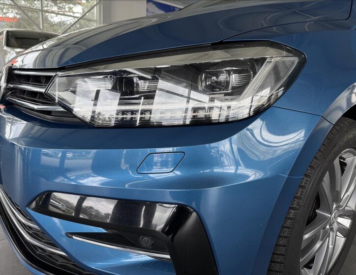 Volkswagen Touran Kombi 1,5 l 110 kw