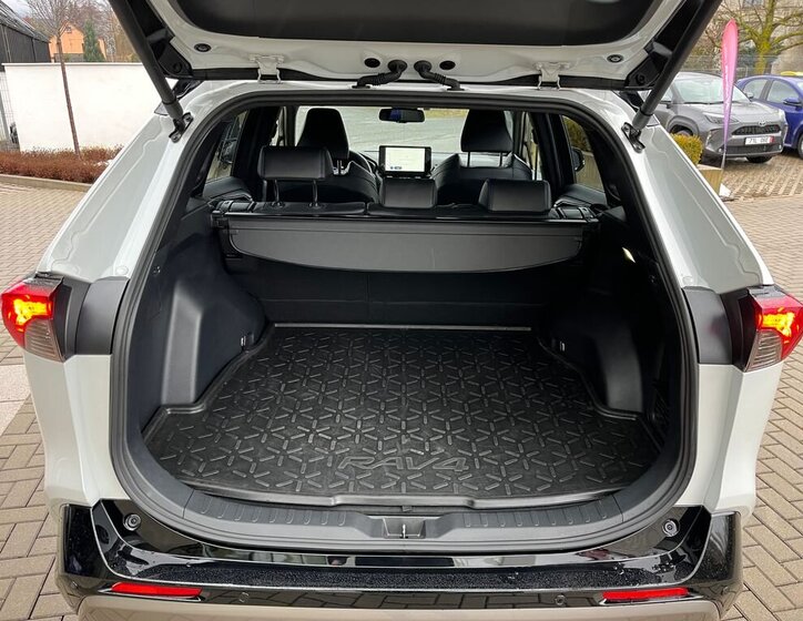 Toyota RAV4 SUV 2,5 l 131 kw