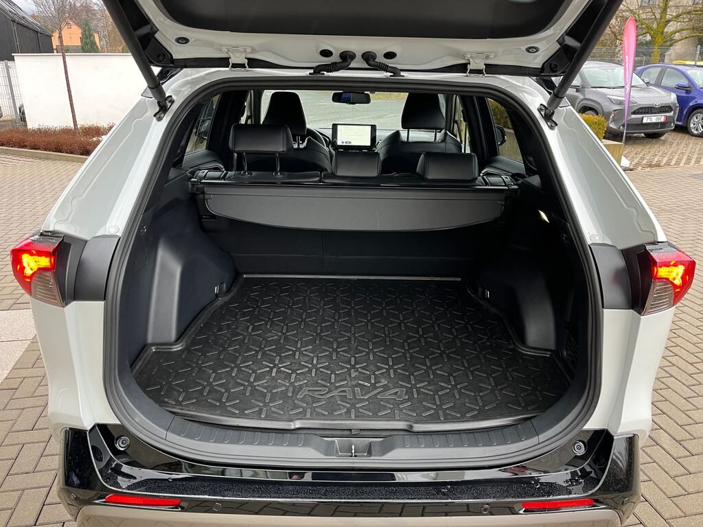 Toyota RAV4 SUV 2,5 l 131 kw