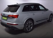 Audi Q7 6