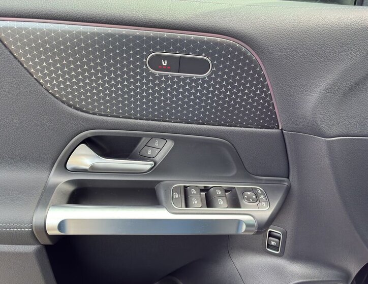 Mercedes-Benz EQB SUV / Terénní 0,0 140 kw