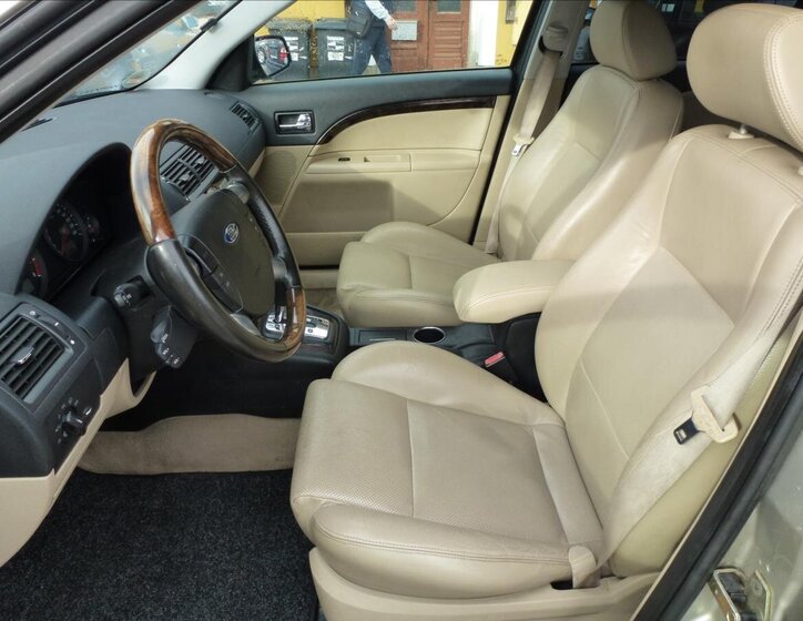 Ford Mondeo Sedan / Limuzína 2,5 l 125 kw