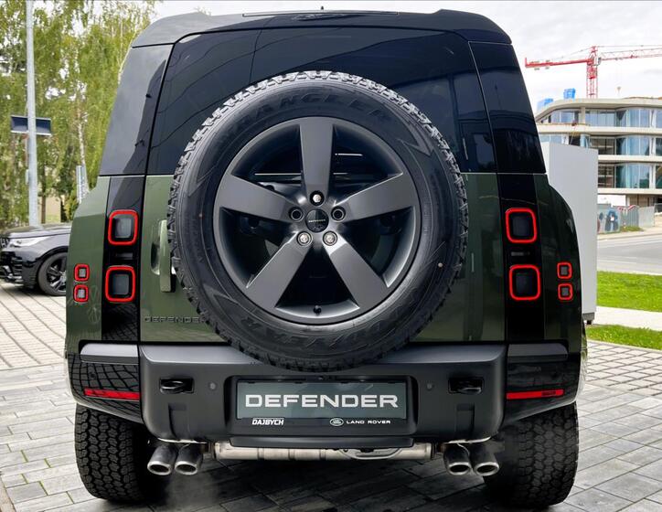 Land Rover Defender 5