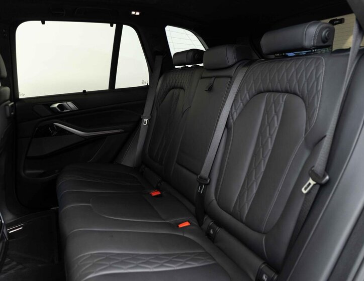 BMW X5 SUV 4,4 l 390 kw