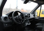 Mercedes-Benz Sprinter 9