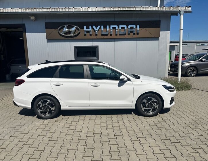 Hyundai i30 4