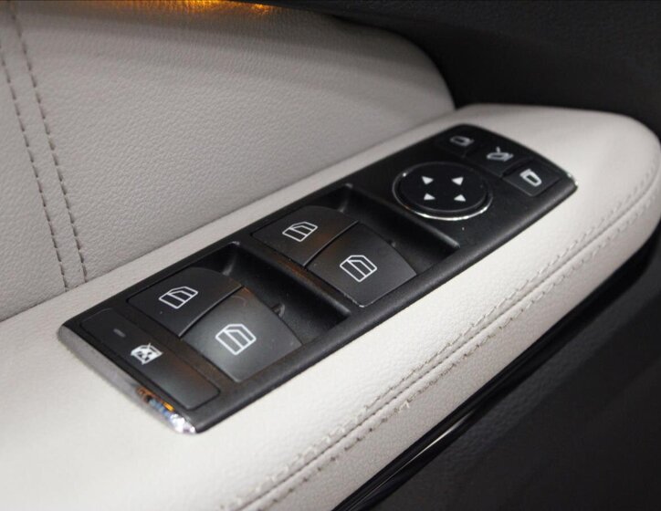 Mercedes-Benz Třídy E Sedan 3,0 l 170 kw