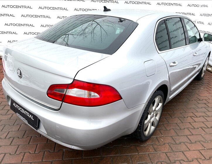 Škoda Superb Liftback 1,8 l 118 kw