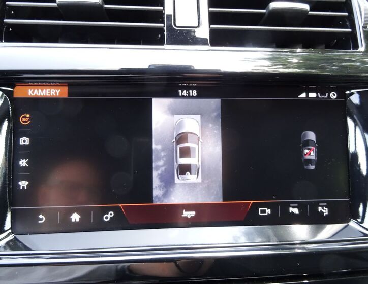 Land Rover Discovery 10