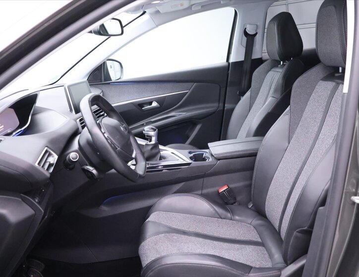 Peugeot 3008 SUV / Terénní 1,2 l 96 kw