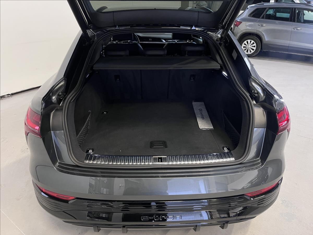 Audi Q8 e-tron SUV 0,0 300 kw