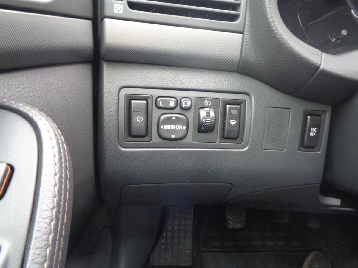 Toyota Avensis Kombi 2,0 l 108 kw