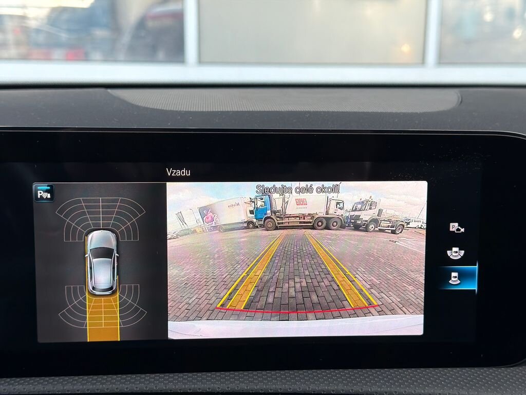 Mercedes-Benz Třídy A Hatchback 1,3 l 118 kw