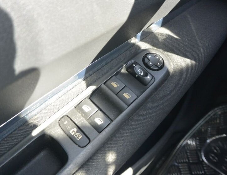 Peugeot 5008 MPV 1,6 l 88 kw