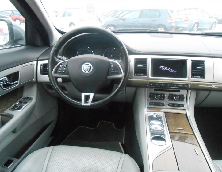 Jaguar XF Kombi 2,2 l 147 kw