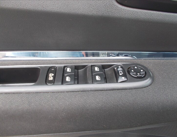 Peugeot 5008 MPV 1,6 l 80 kw