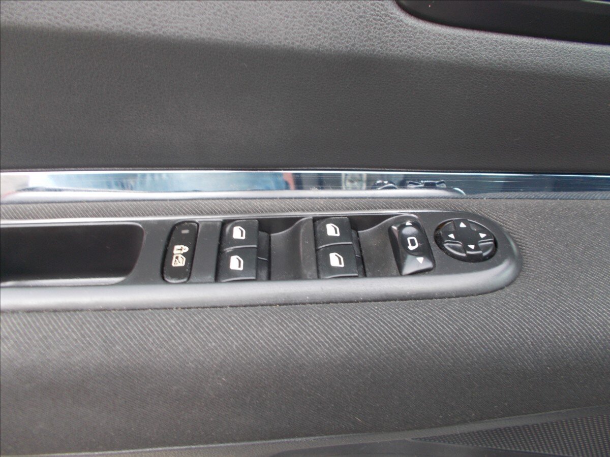 Peugeot 5008 MPV 1,6 l 80 kw