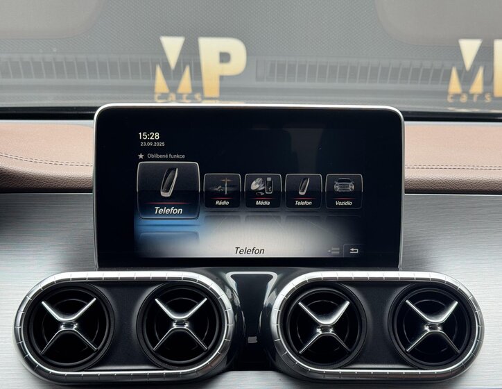 Mercedes-Benz Třídy X 28