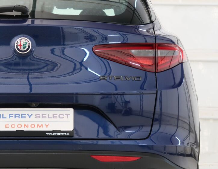 Alfa Romeo Stelvio 9