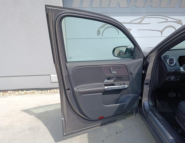 Mercedes-Benz GLB SUV / Terénní 1,3 l 120 kw