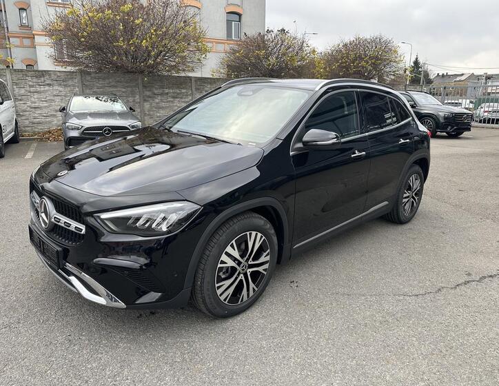 Mercedes-Benz GLA 3