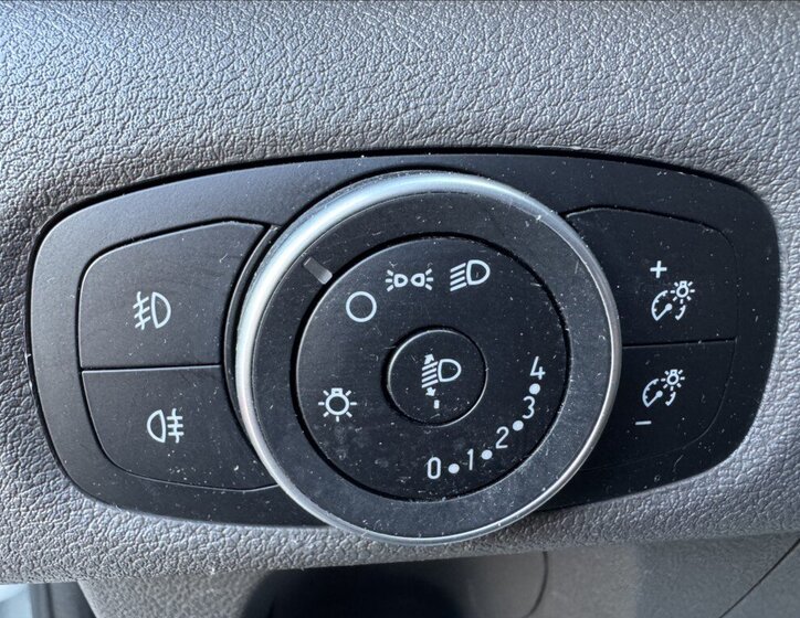 Ford Transit Custom Skříň 2,0 l 77 kw