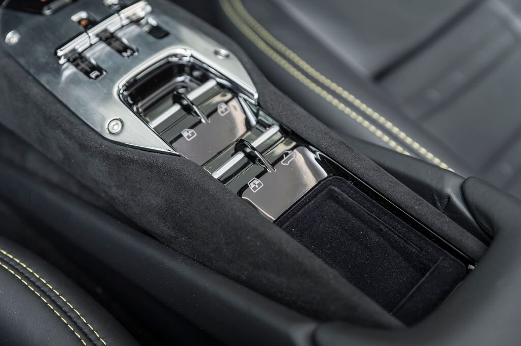 Ferrari Ostatní Kupé 3,0 l 610 kw