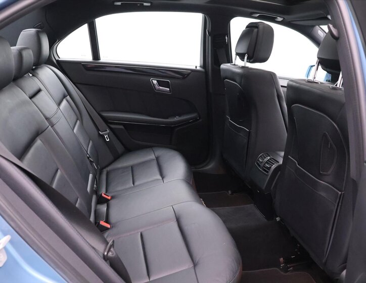 Mercedes-Benz Třídy E Sedan 3,0 l 195 kw