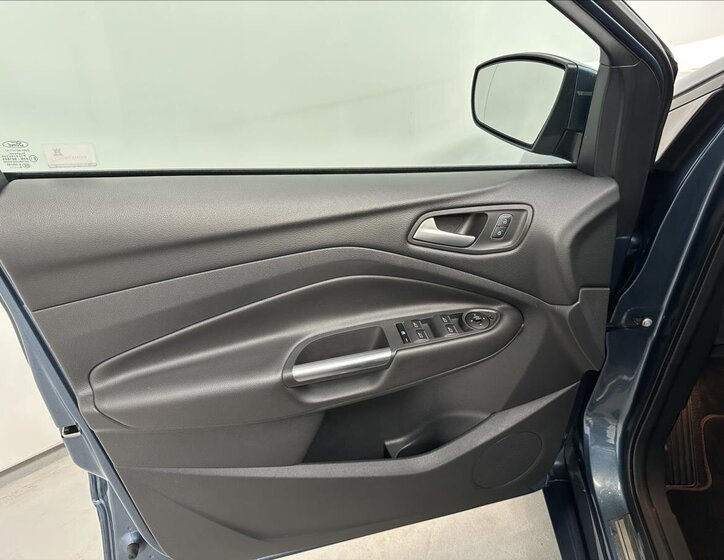 Ford Kuga SUV 1,5 l 110 kw