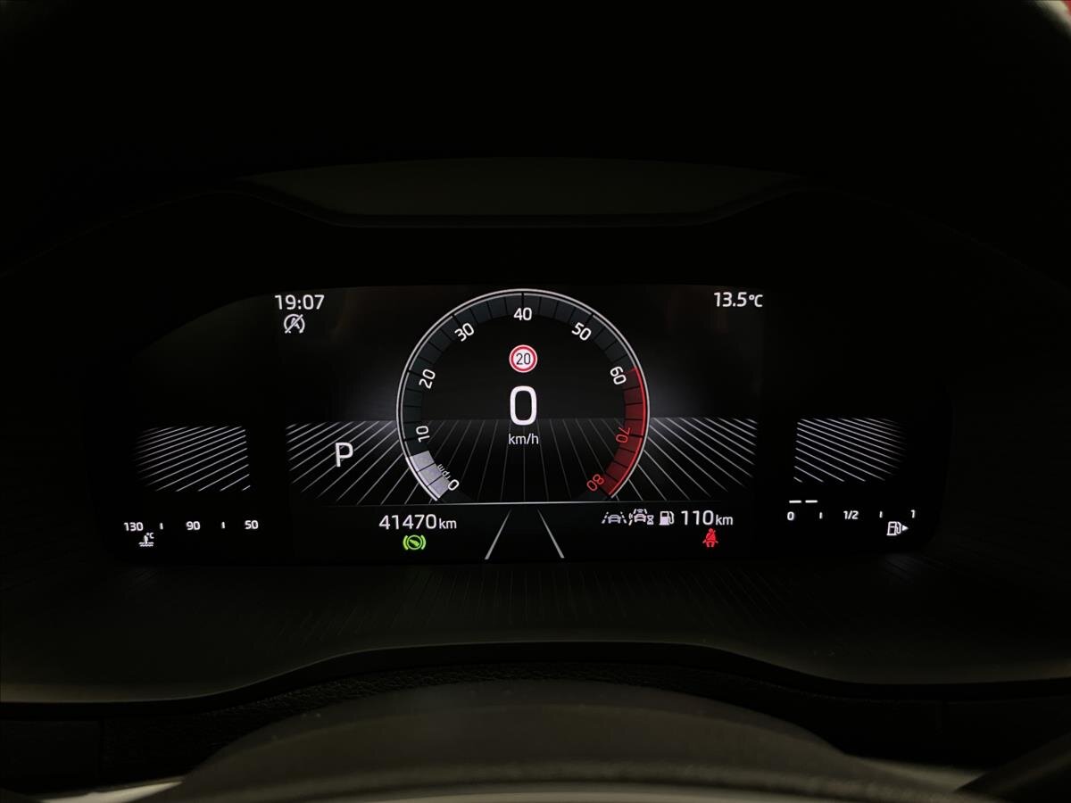 Škoda Karoq SUV / Terénní 1,5 l 110 kw
