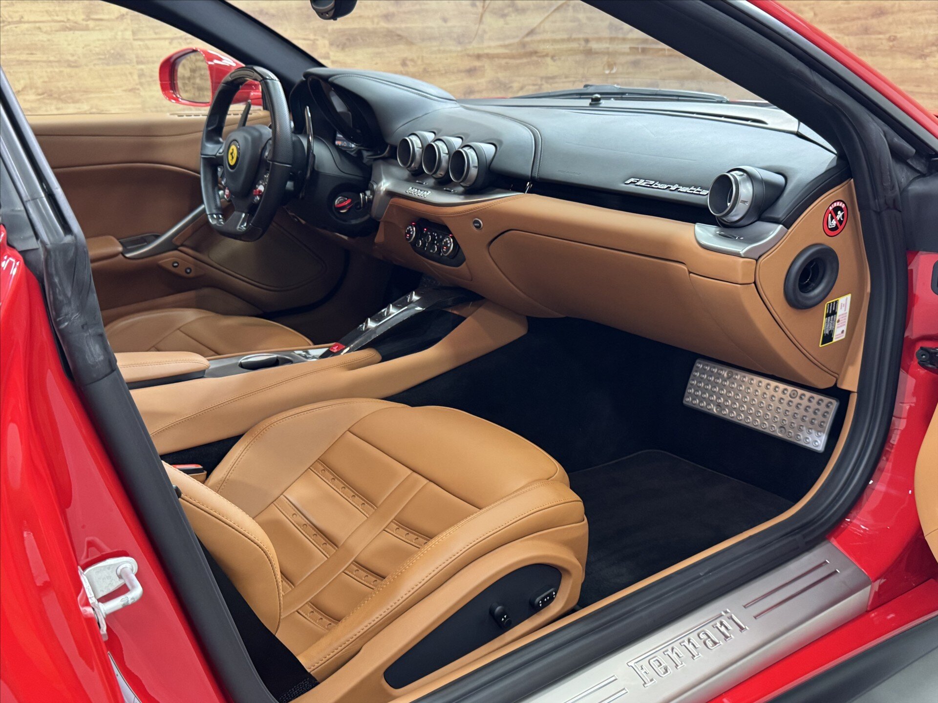 Ferrari F12 Berlinetta Kupé 6,3 l 541 kw