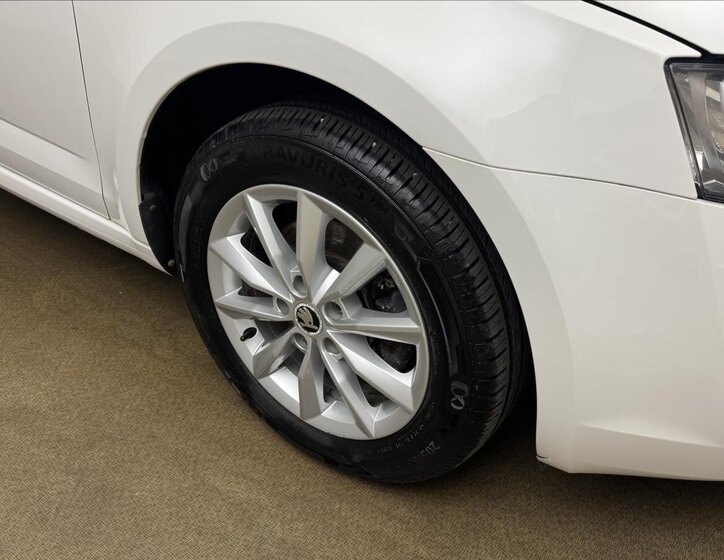 Škoda Octavia Sedan / Limuzína 1,6 l 77 kw