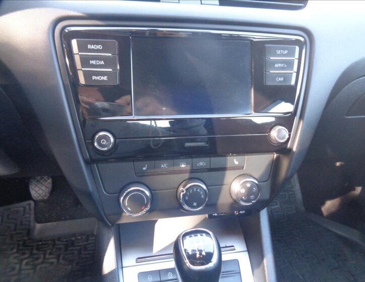 Škoda Octavia Sedan / Limuzína 1,6 l 85 kw