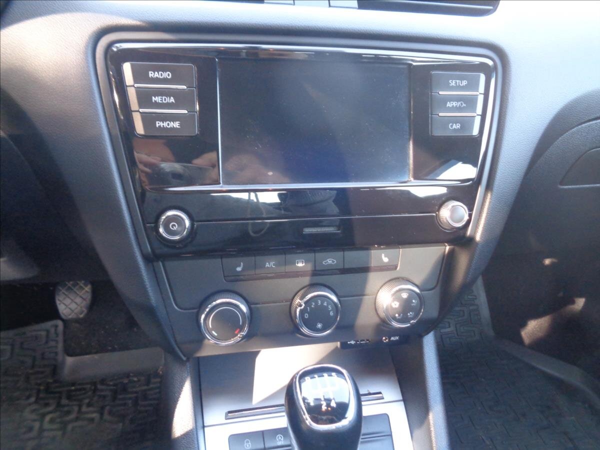 Škoda Octavia Sedan / Limuzína 1,6 l 85 kw