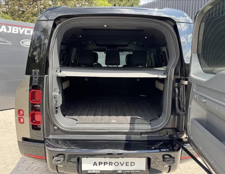 Land Rover Defender 26