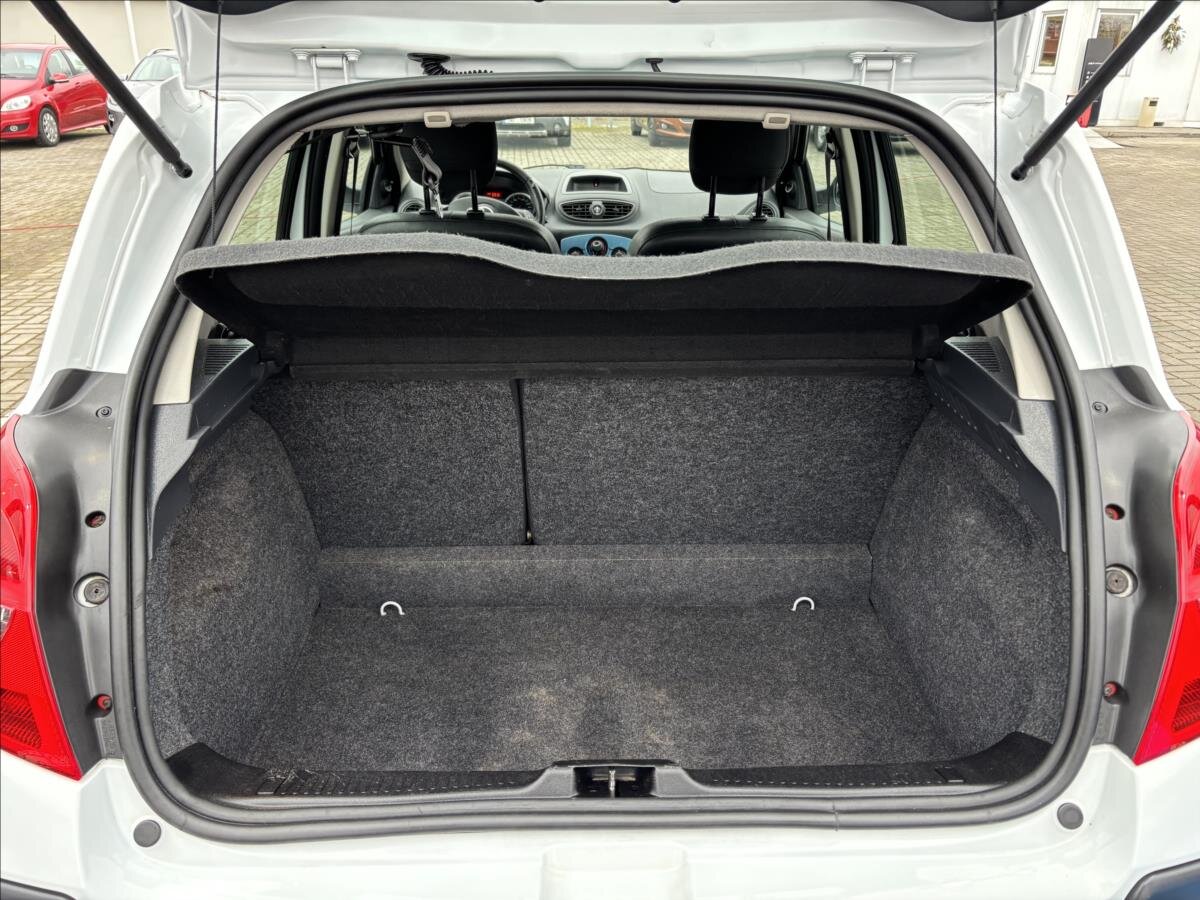 Renault Clio Hatchback 1,1 l 55 kw